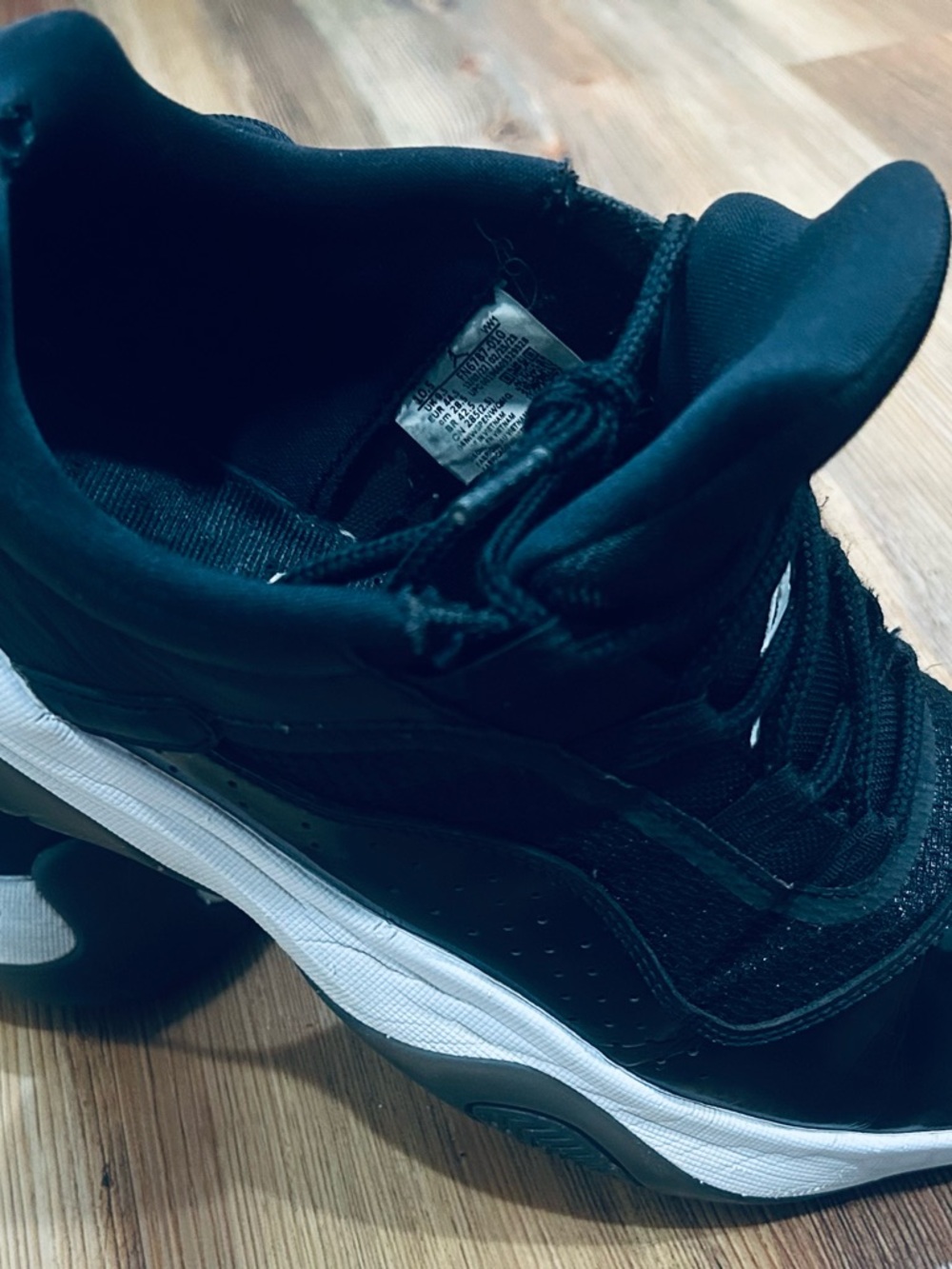 Nike Air Jordan 11 CMFT Low - Black/White - Size 10.5